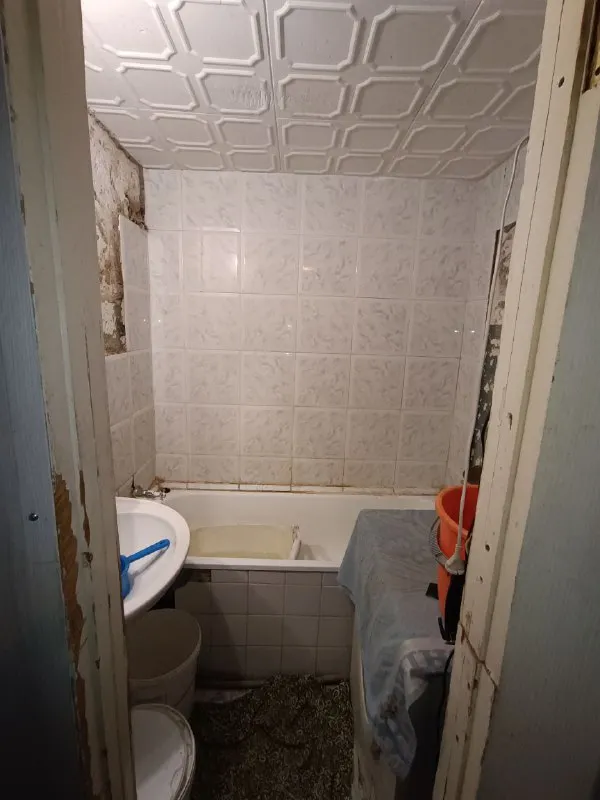 Продам двухкомнатную квартиру 🌇макеевка, восточный-2.📍 ❗️квартира под ремонт 45 м2. 📍хорошее месторасположения ✅ пластиковые окна ✅ 8/9 этаж 🎁 мебель остается ✅ металлические двери рядом остановка, магазин, школа, больница. До города, 10 минут на автобусе. 💰цена 1.900.000 ₽ торг звоните по телефону: 📲☎ +7949-416-89-33 евгений ан терем подписаться | дать объявление - фотография - 7