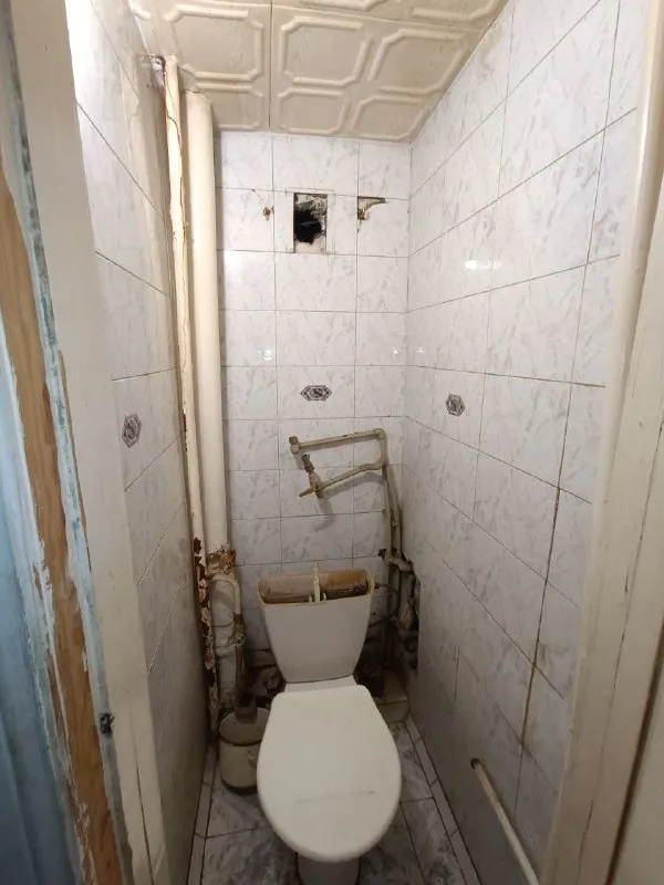 Продам двухкомнатную квартиру 🌇макеевка, восточный-2.📍 ❗️квартира под ремонт 45 м2. 📍хорошее месторасположения ✅ пластиковые окна ✅ 8/9 этаж 🎁 мебель остается ✅ металлические двери рядом остановка, магазин, школа, больница. До города, 10 минут на автобусе. 💰цена 1.900.000 ₽ торг звоните по телефону: 📲☎ +7949-416-89-33 евгений ан терем подписаться | дать объявление - фотография - 8