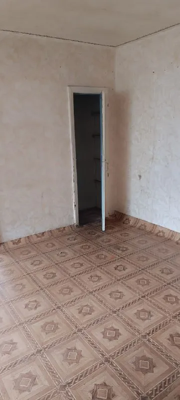 Продам двухкомнатную квартиру 🌇донецк, ленинский район, универмаг "радуга", по улице ивана ткаченко. 📍 ✅2 этаж/5 этажного дома. ✅квартира очень светлая, сухая 💦вода каждый день идет ✅квартира очень теплая. ✅два встроенных шкафа, счётчик на газ и колонка автомат для горячей воды. 📑документы в процессе подготовки. 💰цена 3,3 млн. ₽ 📲☎️+7(949)36-77-907 татьяна александровна подписаться | дать объявление - фотография - 3