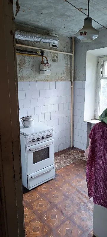 Продам двухкомнатную квартиру 🌇донецк, ленинский район, универмаг "радуга", по улице ивана ткаченко. 📍 ✅2 этаж/5 этажного дома. ✅квартира очень светлая, сухая 💦вода каждый день идет ✅квартира очень теплая. ✅два встроенных шкафа, счётчик на газ и колонка автомат для горячей воды. 📑документы в процессе подготовки. 💰цена 3,3 млн. ₽ 📲☎️+7(949)36-77-907 татьяна александровна подписаться | дать объявление - фотография - 6