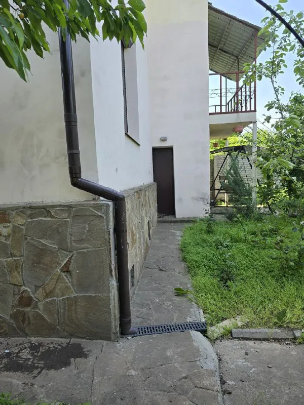 продам частный дом 🏠 🌇донецк, возле базы "шахтёр". "кирша". 📍 💰стоимость:17🍋 ₽ ✅площадь дома:250 м2 👍это идеальный дом для счастливой жизни. 🌲отличный дом в экологически чистом месте, возле дом 2006 года постройки ✅ 3 уровня, ремонт 2013 года. 🪵 - фотография - 5