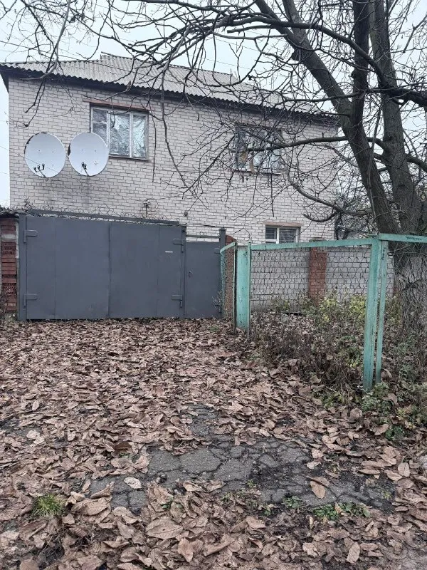 🏡продам двухэтажный дом 🗺г. макеевка днр 🌇посёлок бажанова ✅общая площадь–204 м2 ✅есть отапливаемый... - фотография