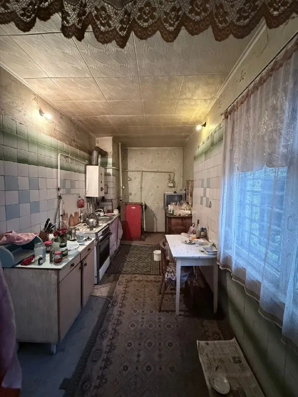 🏡продам двухэтажный дом 🗺г. макеевка днр 🌇посёлок бажанова ✅общая площадь–204 м2 ✅есть отапливаемый гараж накопительная система летняя кухня, газ, центральная канализация ✅дом под ремонт 📃без долгов 🔥собственник 💴цена: 6🍋200.000 рублей торг‼️ ☎️+7(949) 393-31-34 анна 📞звонить с 13:00 до 20:00 📨подписаться - фотография - 5