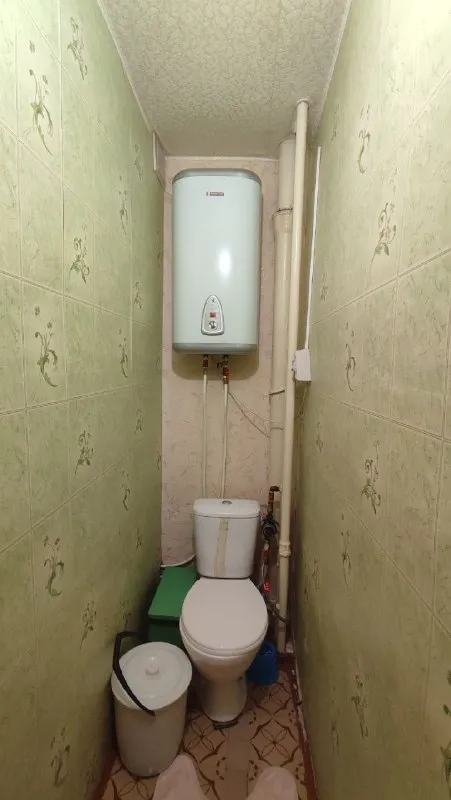 🏡продажа комнатная квартира г. макеевка днр 🌇центрально-городской р-н квартал шахтёрский ✅квартира расположена на четвертом этаже, не угловая ✅общая площадь–43.5 м2 жилое состояние ✅комнаты и санузел раздельные 🔥собственник 💴цена: 2🍋000.000 рублей ☎️+7(949) 312-53-38 алексей 📨подписаться - фотография - 10