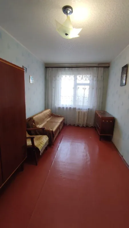 🏡продажа комнатная квартира г. макеевка днр 🌇центрально-городской р-н квартал шахтёрский ✅квартира расположена на четвертом этаже, не угловая ✅общая площадь–43.5 м2 жилое состояние ✅комнаты и санузел раздельные 🔥собственник 💴цена: 2🍋000.000 рублей ☎️+7(949) 312-53-38 алексей 📨подписаться - фотография - 6