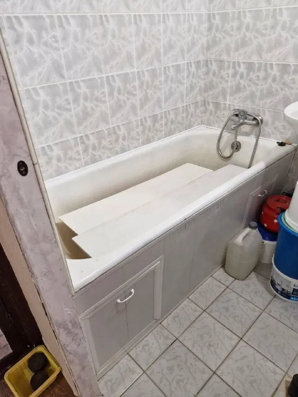 Продам двухкомнатную квартиру 🌇донецк, ленинский проспект пересечение с куйбышева. 📍 ✅этажность 4/9ти, панельный дом, кооперативный, очень ухоженный. ✅чистый подъезд, рядом школа. ✅общая площадь 49, жилая 30, кухня 7,7. ✅лоджия большая застеклена. ✅окна пластиковые, трубы и стояк новые, батареи новые чешские чугунные. ❗️квартира теплая. 💦 вода всегда по графику, напор хороший. 💰стоимость 4 700 000 ₽ 📲☎️+79494181407 галина ан подписаться | дать объявление - фотография - 8