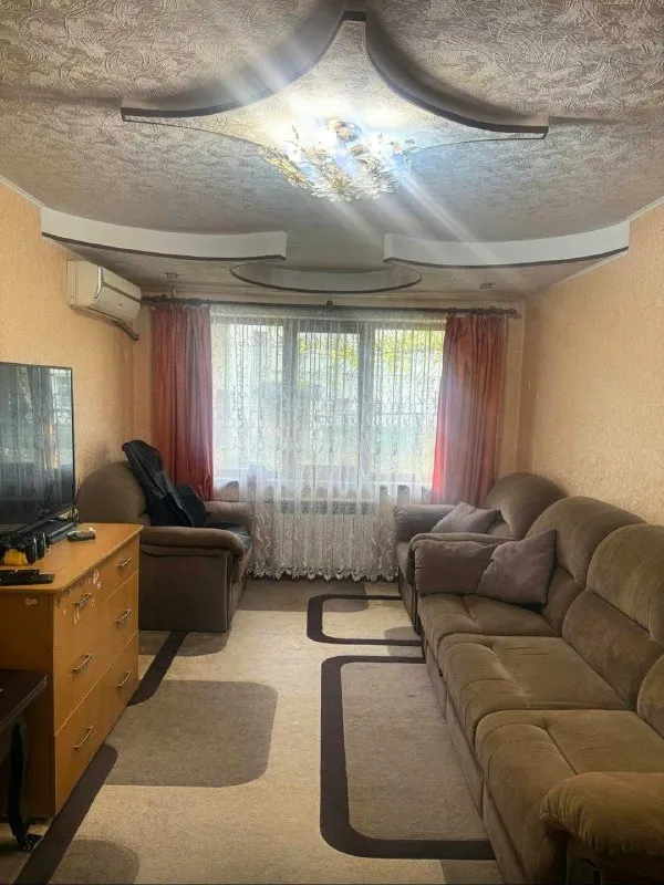 продам 3‑комнатную квартиру 🌇в центре г. харцызска, адрес: пер. спартаковский, д. 5📍 ✅этаж: 1/5 (неу... - фотография