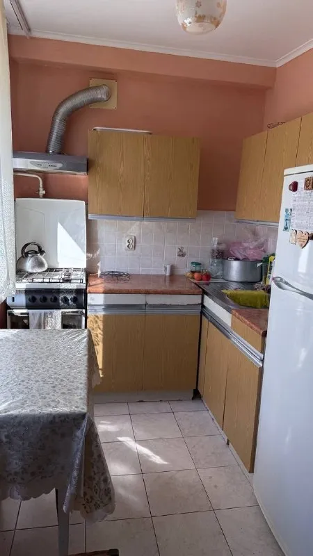 🏡продается 2-двухкомнатная квартира г. Харцызск днр мкрн металлургов, 21 ✅этажность–4/5 жилого дома ✅квартира в находится в кооперативном доме 📃документы готовы 🔥собственник 💴цена: 2🍋850.000 рублей ☎️+7(949) 450-35-31 📨подписаться - фотография - 5