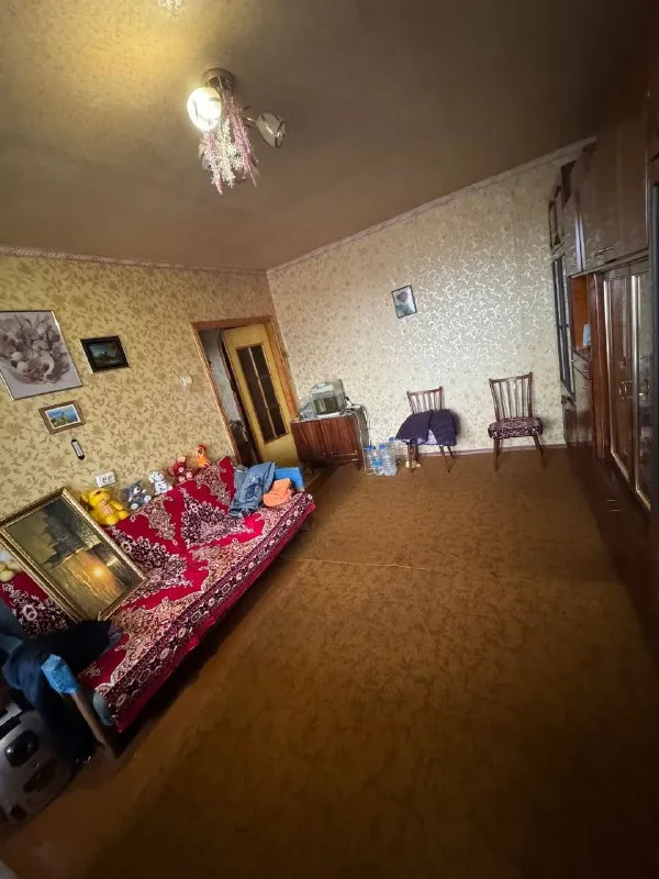 🏡продажа трёхкомнатная квартира г. Донецк днр 🌇кировский р-н, улица делегатская ✅общая площадь–60 м2 ✅квартира расположена на первом этаже 🔥собственник 💴цена: 5🍋500.000 рублей 📞все подробности по телефону ☎️+7(949) 494-18-60 виталий 📨подписаться - фотография - 6