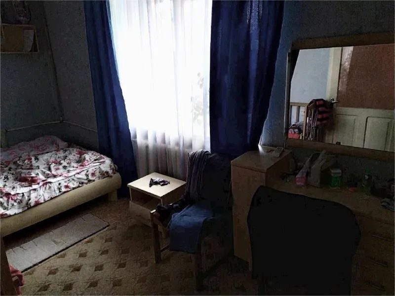 🏡продаётся комнатная квартира г. Енакиево днр 🗺ориентир: остановка карина ✅квартира расположена на втором этаже ✅рядом магазины, спортивный комплекс, парк вознесенского, школа, детский садик, остановка общественного транспорта 📃документы готовы 🔥собственник 💴цена: 1🍋800.000 рублей ☎️+7(949) 360-11-91 📨подписаться - фотография - 4