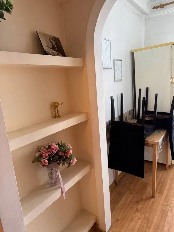 сдаётся посуточно квартира 🌇донецк, будённовский район (тихий, не обстреливаемый р-н) 📍 🎄принимаем бронь на новогодние праздники🎊🎉 💦вода холодная и горячая круглосуточно. ✅в квартире есть всё для комфортного проживания: 🛜wifi; 📺smart-tv, 🥮микроволновая печь; 🧺чистые полотенца и постельное бельё;фен;стиральная машина; ❄ кондиционер. 🚭в квартире курить запрещено есть балконы. 💰цены от 4500-6500 ₽/сутки 📲☎️+79494960090 подписаться  |  дать объявление - фотография - 5