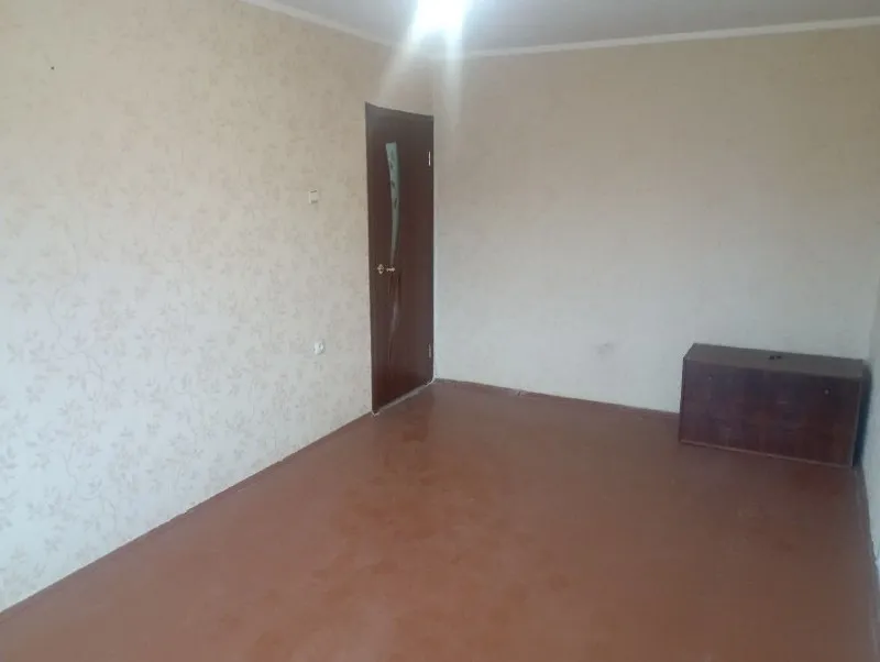 🏡продам трёхкомнатную квартиру 🌇г. харцызск днр, мкрн металлургов, район магазина тройка ✅этажность–4/5 жилого дома ✅общая площадь–63 м2 ✅квартира не угловая дом панельный ✅окна пластиковые комнаты раздельные. 📃документы готовы 🔥собственник 💴цена: 3🍋200.000 рублей ☎️+7(949) 397-36-13 📨подписаться - фотография - 4