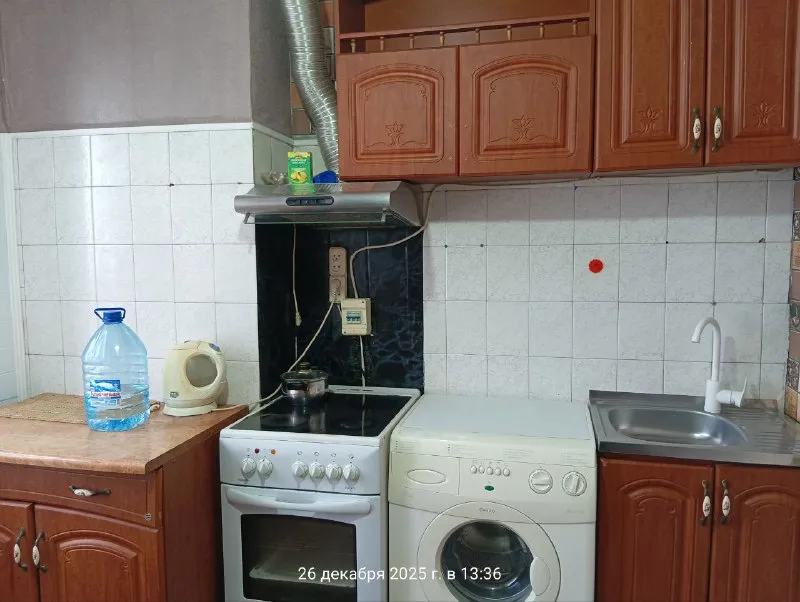 Аренда 1-но комн. Квартиры на грабарях ул. Химиков (остановка 63-го маршрута рядом). 8-9-ти этажного (водичка по графику хорошим напором). Чистая / уютная квартира со всей необходимой мебелью и техникой (микроволновка, бойлер, холодильник, стиральная машинка автомат). Магазин рядом. Цена - 10 000 руб. Ан анна +7 949 470 04 83 (феникс), +7 949 796 89 69 (миранда). - фотография - 6