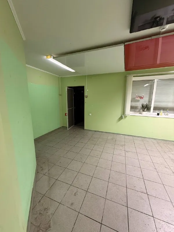 аренда коммерческое помещение город торез, ул поповича 1 этаж 33 квадрата +79493813041 - фотография - 5