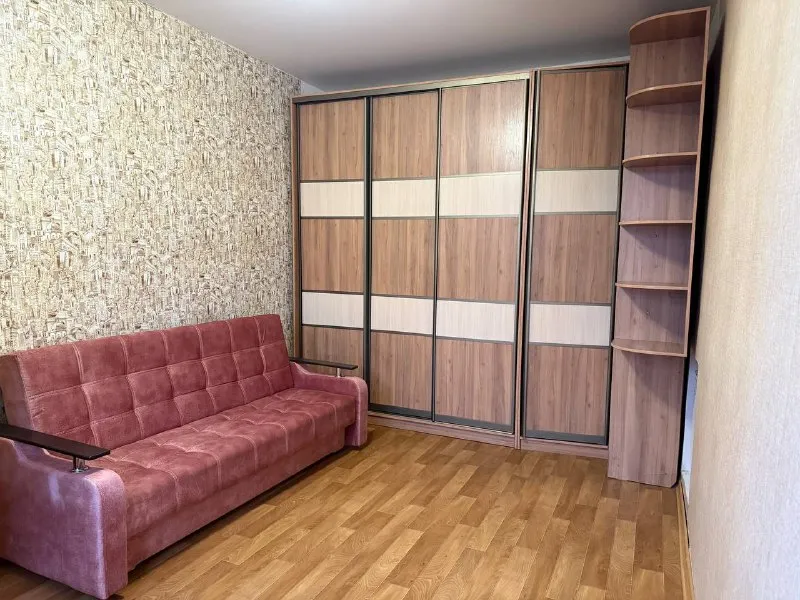 посуточно двух комнатная квартира, донецк киевский район! квартира укомплектована всем не обходимым... - фотография