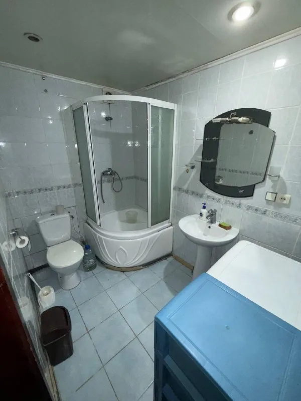 ☎️+79490370636 ☎️+79495059339 ‼️ продам 2 ком. Кв. , киевский район - трк донецк сити ! Ул. Университетская 104! Документы готовы ! ‼️документы готовы‼️ состояние квартиры заходи и живи 📌в квартире сделан косметический ремонт 📌вода согласно графику! 📌квартира тёплая 📌установлены пластовые окна. Этаж 2/5 насыщенная инфраструктура: -трк донецк сити - детские сады - школы - продуктовые магазины - супермаркет остановки маршрутного такси в шаговой доступности. ‼️ стоимость 4.500.000‼️ ‼️реальному клиенту реальный торг ‼️ ☎️ +79490370636 ☎️+79495059339 - фотография - 5