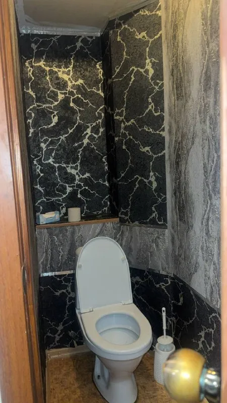 🏡сдаётся квартира посуточно свежий ремонт все необходимое в квартире есть 3 этаж донецк кировский район цена 5000т сутки ☎️+79493548985 📞все вопросы по телефону 📨подписаться - фотография - 3