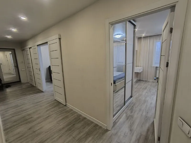 продам 3х комнатную квартиру 🌇донецк в ленинском районе, улица куприна 34- боссе📍 ✅общая площадь 71 кв. м ✅комнаты раздельные ✅большой балкон ✅квартира теплая ✅этажность дома 4/9 💦холодная и горячая вода круглосуточно 🚫прописанных нет 📑документы готовы собственник в донецке‼️ 📍насыщенная инфраструктура: - детские сады; школы; - продуктовые магазины; супермаркет, остановки маршрутного такси в шаговой доступности. 💰цена 8 300 000 руб. 📲☎️+79495138558 виктория подписаться | дать объявление - фотография - 2