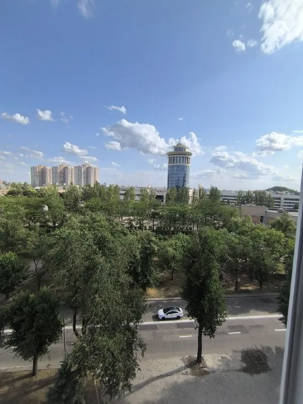 Продажа крупногабаритной трёхкомнатной квартиры 🌇в киевском районе донецка ул. Челюскинцев - донецк - сити📍 ✅в девятиэтажном доме, на восьмом этаже 📑документы полностью готовы к сделке, прописанных нет‼️ ✅общая площадь 70 кв. М ✅квартира теплая 💦вода по графику ✅установлены. .. E="background-image:url('//telegram. Org/img/emoji/40/e29d97.png')">❗️требуется косметический ремонт 🎁в квартире остается вся мебель и техника 👍тихий спокойный двор насыщенная инфраструктура: -донецк-сити; детские сады; школы; продуктовые магазины; супермаркет, развитая транспортная развязка в любую точку города. Остановки маршрутного такси в шаговой доступности. 💰цена снижена 5 500 000 руб 📲☎️+79495138558 подписаться | дать объявление - фотография - 2