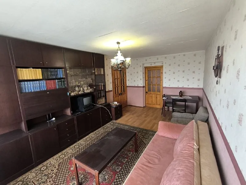 Продажа крупногабаритной трёхкомнатной квартиры 🌇в киевском районе донецка ул. Челюскинцев - донецк - сити📍 ✅в девятиэтажном доме, на восьмом этаже 📑документы полностью готовы к сделке, прописанных нет‼️ ✅общая площадь 70 кв. М ✅квартира теплая 💦вода по графику ✅установлены. .. E="background-image:url('//telegram. Org/img/emoji/40/e29d97.png')">❗️требуется косметический ремонт 🎁в квартире остается вся мебель и техника 👍тихий спокойный двор насыщенная инфраструктура: -донецк-сити; детские сады; школы; продуктовые магазины; супермаркет, развитая транспортная развязка в любую точку города. Остановки маршрутного такси в шаговой доступности. 💰цена снижена 5 500 000 руб 📲☎️+79495138558 подписаться | дать объявление - фотография - 3