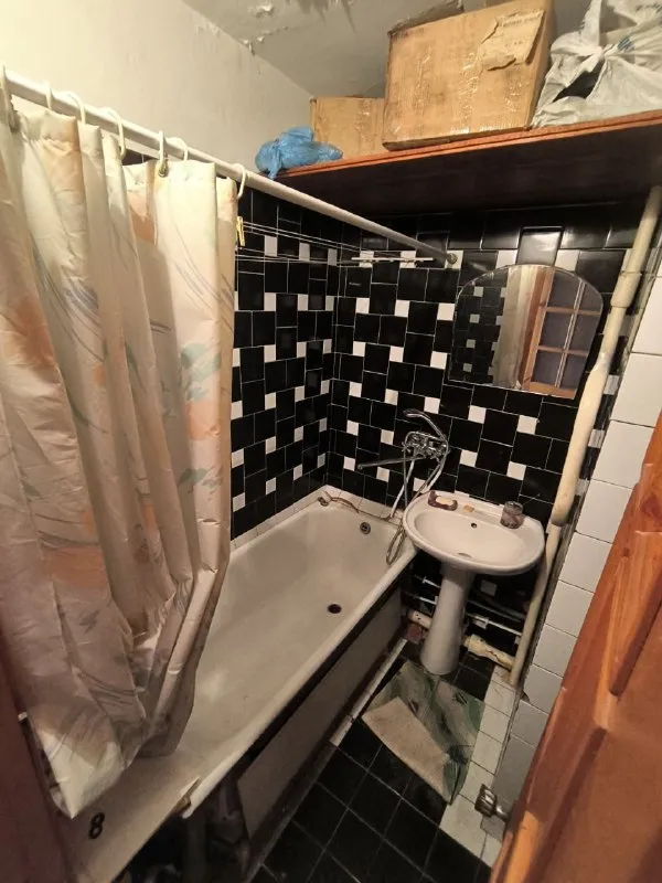 Продажа крупногабаритной трёхкомнатной квартиры 🌇в киевском районе донецка ул. Челюскинцев - донецк - сити📍 ✅в девятиэтажном доме, на восьмом этаже 📑документы полностью готовы к сделке, прописанных нет‼️ ✅общая площадь 70 кв. М ✅квартира теплая 💦вода по графику ✅установлены. .. E="background-image:url('//telegram. Org/img/emoji/40/e29d97.png')">❗️требуется косметический ремонт 🎁в квартире остается вся мебель и техника 👍тихий спокойный двор насыщенная инфраструктура: -донецк-сити; детские сады; школы; продуктовые магазины; супермаркет, развитая транспортная развязка в любую точку города. Остановки маршрутного такси в шаговой доступности. 💰цена снижена 5 500 000 руб 📲☎️+79495138558 подписаться | дать объявление - фотография - 8