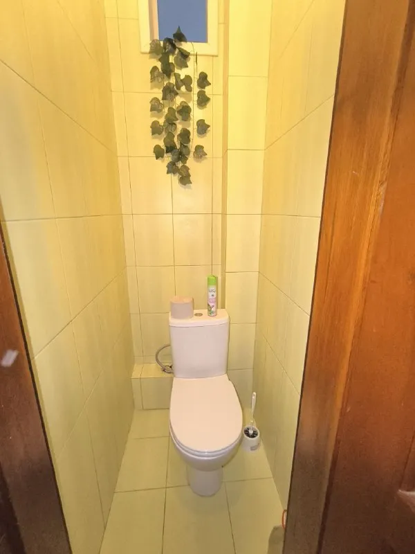 Продаётся шикарная 4-х комнатная квартира 🌇в центре города донецка, грин плаза, хмели-сунели, площадь ленина, адрес постышева 52📍 ✅шикарный дом - центр большая квартира в центре города, высокие потолки❗️ 🏡дом образцово показательный ✅подъезд чистый, после ремонта ✅общая площадь 120 кв м ✅все комнаты в квартире раздельные ✅оборудована всем необходимым для комфортного проживания 👍чистый и ухоженный подвал для хранения вещей 📑 документы готовы!! ❗️собственник в донецке 💰цена - снижена 10 500 000 ₽ 📲☎️+79495138558 подписаться | дать объявление - фотография - 10