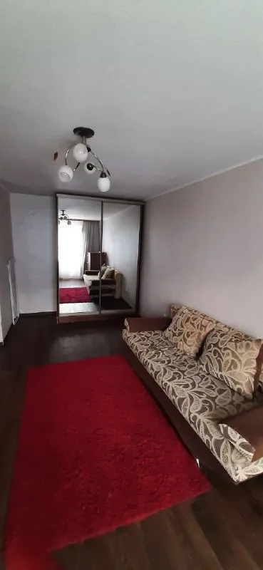 Продам однокомнатную квартиру 🌇донецк, калининский район - калининский рынок📍 ✅этаж 4/5 📍супермаркет обжора - парк гулливер, бульвар шевченко 💦вода по графику. ✅в квартире выполнен качественный ремонт. ✅установлены пластовые окна. 🎁остается полностью вся мебель и техника необходимая для комфортного проживания! ❗️насыщенная инфраструктура: - детские сады;школы; - продуктовые магазины; - супермаркет, больница развитая транспортная развязка в любую точку города. 🚌остановки маршрутного такси в шаговой доступности. До центра города 5 мин на машине 📑документы готовы, прописанных нет 💰цена снижена 3 900 000 ₽ 📲☎️+79495138558 подписаться | дать объявление - фотография - 3