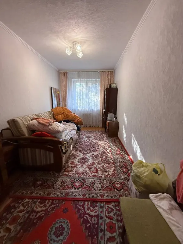 ☎️ +7 (949) 037-06-36 продажа 3х комнатной квартиры!калининский район донецка ! Пр.50 - лет гвардейской дивизии! Лучшая локация!! Документы полностью готовы к сделке‼️ собственник в донецке‼️ состояние квартиры- заходи и живи. 📌вода согласно графику 📌комнаты раздельные 📌квартира теплая 📍этажность дома 1/5 📍прописанных нет❗️❗️❗️ насыщенная инфраструктура: - калининский рынок ; - детские сады; - школы; - продуктовые магазины; - супермаркет 👌развитая транспортная развязка в любую точку города. Остановки маршрутного такси в шаговой доступности. Цена : 5.000.000 💸 ☎️+7 (949) 037-06-36 - фотография - 2