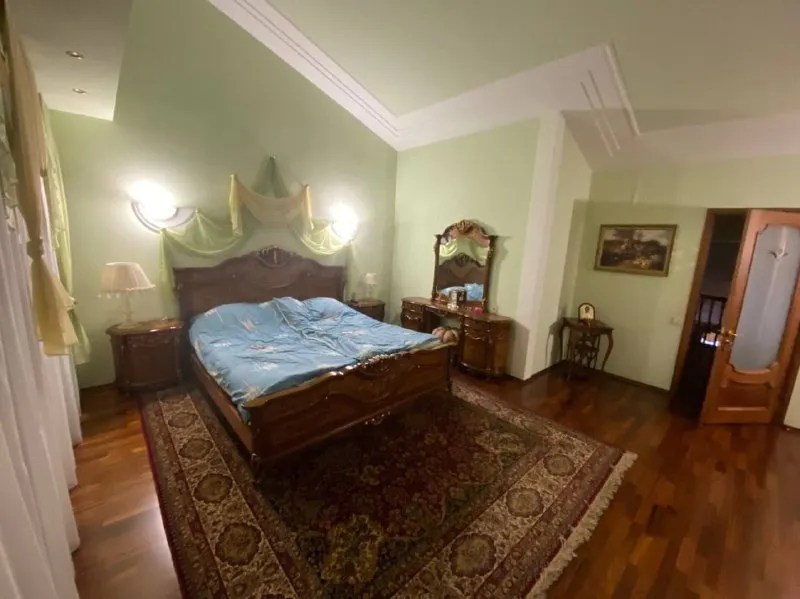 Продажа трёхкомнатной квартиры в элитном новострое «пирамида»+ гараж 🌇донецк в ворошиловском районе, тихий центр донецка пл. Ленина, лучшая локация донецка 📍 💰цена : 20 000 000 млн. Торг❗️ ✅площадь 130 квадратов + большой балкон и гардеробная. 🎁все что вы видите на фото в квартире остается ✅развитая инфраструктура : магазины, супермаркеты, школа бульвар пушкина, пл. Ленина ✅состояние ремонта идеальное, заходи и живи 👀показ в любое время 📑документы готовы ! 📲☎️+79490370636 подписаться | дать объявление - фотография - 7