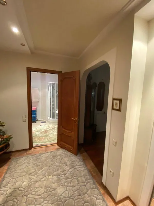 Продажа трёхкомнатной квартиры в элитном новострое «пирамида»+ гараж 🌇донецк в ворошиловском районе, тихий центр донецка пл. Ленина, лучшая локация донецка 📍 💰цена : 20 000 000 млн. Торг❗️ ✅площадь 130 квадратов + большой балкон и гардеробная. 🎁все что вы видите на фото в квартире остается ✅развитая инфраструктура : магазины, супермаркеты, школа бульвар пушкина, пл. Ленина ✅состояние ремонта идеальное, заходи и живи 👀показ в любое время 📑документы готовы ! 📲☎️+79490370636 подписаться | дать объявление - фотография - 9