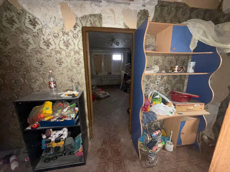 Продажа 2 комнатной квартиры 🌇донецк, куйбышевский район, мкрн. Азотный📍 стройте свое пространство с агентством недвижимости город вы мечтаете - мы реализовываем ❗️документы готовы ! ✅площадь квартиры :48 м², ✅не угловая, очень тёплая! ✅ 4 этаж из 5 💦 вода по графику ✅ собственник в городе ✅ комнаты раздельные 📍в шаговой доступности: супермаркеты, торговые центры, рынок, салоны услуг, спортивные центры, больница и школы! 💰стоимость 2.800.000 ₽ 📲☎️ +79490370636 подписаться | дать объявление - фотография - 3