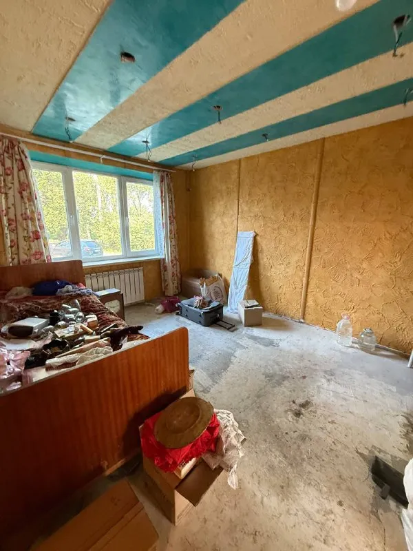 Продам двухкомнатную квартиру 🌇донецк, киевский район - партизанский 48📍 ✅1 этаж пятиэтажного дома 📑документы готовы ✅общая площадь 50 кв. М 💦вода согласно графику ✅квартира тёплая ✅установлены пластовые окна. Насыщенная инфраструктура: - детские сады, школы - продуктовые магазины - супермаркет остановки маршрутного такси в шаговой доступности. 💰стоимость 2 500 000 руб. 🔥 реальному клиенту торг 📲☎️ +79490370636 подписаться | дать объявление - фотография - 2