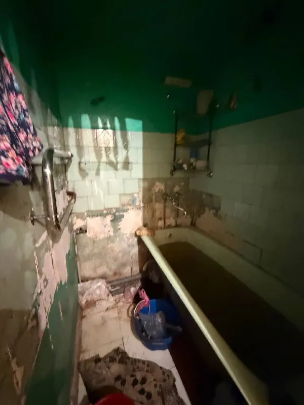 Продам двухкомнатную квартиру 🌇донецк, киевский район - партизанский 48📍 ✅1 этаж пятиэтажного дома 📑документы готовы ✅общая площадь 50 кв. М 💦вода согласно графику ✅квартира тёплая ✅установлены пластовые окна. Насыщенная инфраструктура: - детские сады, школы - продуктовые магазины - супермаркет остановки маршрутного такси в шаговой доступности. 💰стоимость 2 500 000 руб. 🔥 реальному клиенту торг 📲☎️ +79490370636 подписаться | дать объявление - фотография - 7