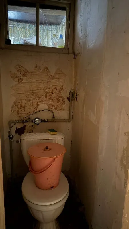 🏡продаётся комнатная квартира г. макеевка днр 🗺посёлок красная звезда ✅этажность–1/2 жилого дома ✅общая площадь–31 м2 ✅под ремонт есть погреб 💧вода по графику остановка общественного транспорта рядом с домом 📃документы готовы 🔥собственник 💴цена: 1🍋250.000 рублей ☎️+7(949) 393-47-13 📨подписаться - фотография - 9