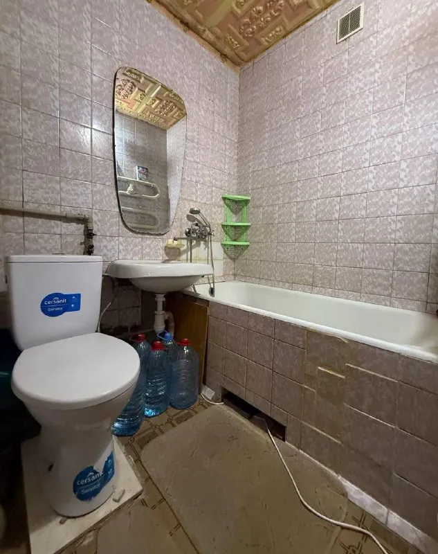 стоимость квартиры снижена❗️ продам двухкомнатную квартиру 🌇донецк, на 50-й гвардейской дивизии в калининском районе / парк «строитель»📍 ✅основные характеристики: • 4-тый / 5-го дома • площадь 45,7 м2 • не угловая • санузел совмещен • рядом школа, детский сад, магазины, остановка общественного транспорта. 💰цена: 4,000 000 ₽ублей 🎁в квартире все остается. 📑документы полностью готовы к быстрой сделке. контакт для связи: 📲☎️ +7 (949)4761575 – (елена) подписаться | дать объявление - фотография - 6