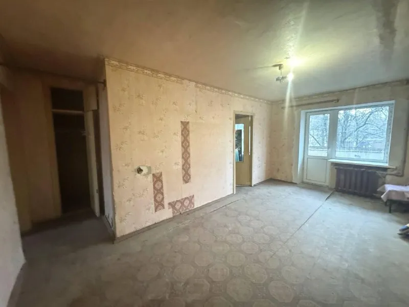 продажа 3х комн. квартиры подготовленной к ремонту! 🌇макеевка, мкр. восточный, дк «бутовка»📍 📑документы готовы! ✅площадь 57м2 ✅2й этаж из 5 ✅кирпичный дом - не панельная планировка ✅окна металлопластик 👍во дворе школа и дет сад! прямо у дома - магазины и остановка общественного транспорта ! 💰стоимость 2.400.000 ₽ торг реальному клиенту! 📲☎️+79495131300 стройте свое пространство с агентством недвижимости «город». вы мечтаете - мы реализовываем 💫 больше наших объектов: 📱 https://vk. com/arendanedvizhimostigorod 📱 https://agency-gorod. ru/ подписаться | дать объявление - фотография - 6