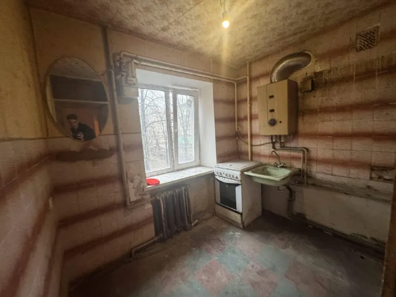 продажа 3х комн. квартиры подготовленной к ремонту! 🌇макеевка, мкр. восточный, дк «бутовка»📍 📑документы готовы! ✅площадь 57м2 ✅2й этаж из 5 ✅кирпичный дом - не панельная планировка ✅окна металлопластик 👍во дворе школа и дет сад! прямо у дома - магазины и остановка общественного транспорта ! 💰стоимость 2.400.000 ₽ торг реальному клиенту! 📲☎️+79495131300 стройте свое пространство с агентством недвижимости «город». вы мечтаете - мы реализовываем 💫 больше наших объектов: 📱 https://vk. com/arendanedvizhimostigorod 📱 https://agency-gorod. ru/ подписаться | дать объявление - фотография - 7