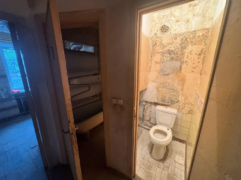 продажа 3х комн. квартиры подготовленной к ремонту! 🌇макеевка, мкр. восточный, дк «бутовка»📍 📑документы готовы! ✅площадь 57м2 ✅2й этаж из 5 ✅кирпичный дом - не панельная планировка ✅окна металлопластик 👍во дворе школа и дет сад! прямо у дома - магазины и остановка общественного транспорта ! 💰стоимость 2.400.000 ₽ торг реальному клиенту! 📲☎️+79495131300 стройте свое пространство с агентством недвижимости «город». вы мечтаете - мы реализовываем 💫 больше наших объектов: 📱 https://vk. com/arendanedvizhimostigorod 📱 https://agency-gorod. ru/ подписаться | дать объявление - фотография - 9