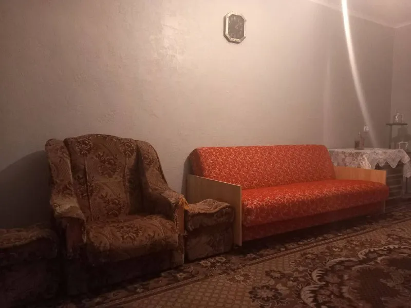 Сдам двухкомнатную квартиру 🌇донецк, кировский район- мкр широкий, ул. Козыря📍 💦вода 24/7 📷фото не качественные - лучше смотреть в живую ❗️ ✅квартира полностью укомплектована всем необходимым для комфортной жизни ✅комнаты раздельные ❄кондиционеры 👍раздельный санузел 📍рядом вся необходимая инфраструктура: магазины, супермаркеты, кафе и рестораны, школа, садик ✅прекрасная транспортная развязка в любую точку города - остановка транспорта в пешей доступности 📲☎️ +79490404189 подписаться | дать объявление - фотография - 2