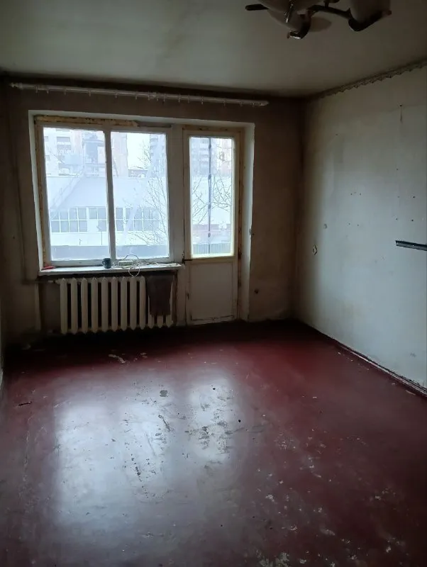 аренда однокомнатной квартиры сдам в долгосрочную аренду 🌇в центрально-городском районе, макеевка (нижний солнечный)📍 ✅квартира в малосемейке ✅квартира сухая и теплая. ❗️сдается без мебели и техники. ✅этаж - 3/9. все коммуникации в рабочем состоянии. 💦вода по графику. есть нагревательный бак. 📍отличное местоположение. развитая инфраструктура: в пешей доступности магазины и супермаркеты, банк, больница, рынок, школы и детские сады. удобная транспортная развязка в любой конец города. ❗️первый месяц возможно проживание бесплатно в счет улучшения жилищных условий (поклейка обоев). 💰цена - 10.000/мес. + к/у + 10.000 залог (единоразово) + 10.000 услуги ан 📲☎️+79494847559 📲☎️+79494987341 подписаться | дать объявление - фотография - 3