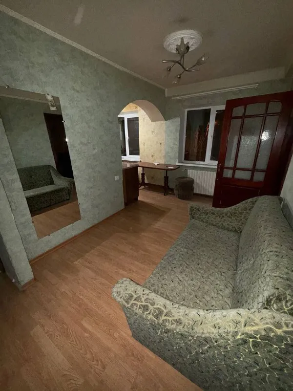 продам двухкомнатную квартиру 🌇киевский район - трк донецк сити ! ул. университетская 104📍 документы готовы ! 🔥состояние квартиры заходи и живи ✅в квартире сделан косметический ремонт 💦вода согласно графику! ✅квартира тёплая 📌установлены пластовые окна. ✅этаж 2/5 📍насыщенная инфраструктура: -трк донецк сити, детские сады школы, продуктовые магазины супермаркет, остановки транспорта в шаговой доступности. 💰стоимость 4.500.000 ₽, торг 📲☎️ +79490370636 подписаться | дать объявление - фотография - 3