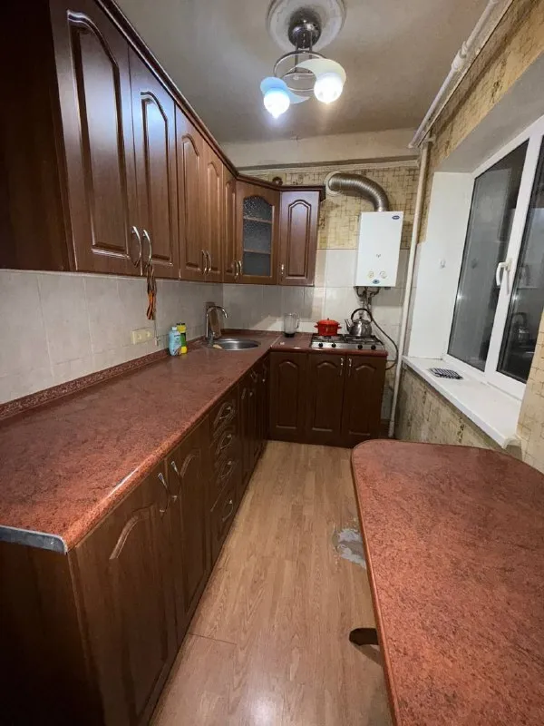 продам двухкомнатную квартиру 🌇киевский район - трк донецк сити ! ул. университетская 104📍 документы готовы ! 🔥состояние квартиры заходи и живи ✅в квартире сделан косметический ремонт 💦вода согласно графику! ✅квартира тёплая 📌установлены пластовые окна. ✅этаж 2/5 📍насыщенная инфраструктура: -трк донецк сити, детские сады школы, продуктовые магазины супермаркет, остановки транспорта в шаговой доступности. 💰стоимость 4.500.000 ₽, торг 📲☎️ +79490370636 подписаться | дать объявление - фотография - 5