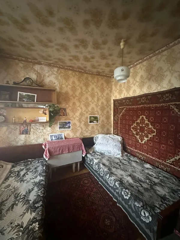 ‼️срочная продажа‼️ трёхкомнатной квартиры 🌇город донецк, торговый университет ✅ этажность 5-9ти. ❗️квартира требует ремонта. 📍отличное месторасположение! Бул. Шевченко. ✅транспортные остановки рядом, гимназия, торговый университет, супермаркет молоко, больница. 📑документы готовы! 💰цена 4 800 000 ₽ 📲☎️+79494181407 галина ан подписаться | дать объявление - фотография - 3