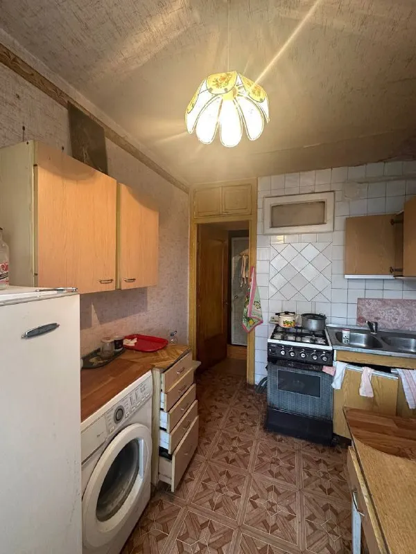 ‼️срочная продажа‼️ трёхкомнатной квартиры 🌇город донецк, торговый университет ✅ этажность 5-9ти. ❗️квартира требует ремонта. 📍отличное месторасположение! Бул. Шевченко. ✅транспортные остановки рядом, гимназия, торговый университет, супермаркет молоко, больница. 📑документы готовы! 💰цена 4 800 000 ₽ 📲☎️+79494181407 галина ан подписаться | дать объявление - фотография - 4