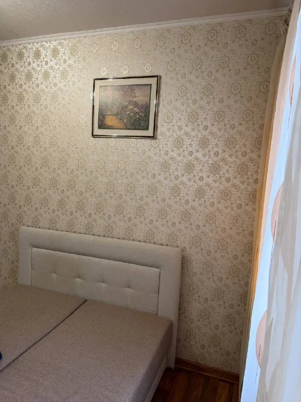 сдам 2 ком квартиру донецк сити киевский район ул артёма 4/9 этаж 2 раздельные комнаты 2 балкона ванна туалет раздельно хорошее состояние телевизор, холодильник, машинка автомат бойлер есть накопительный бак 500л есть видео квартиры 30 000₽+все коммунальные услуги +79494113097 алина @as_01vva telegram - фотография - 3