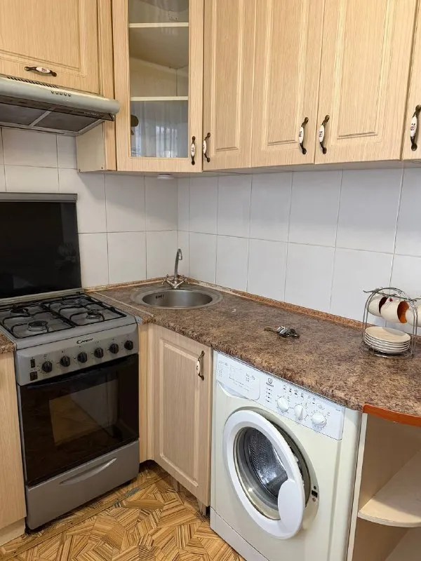 сдам 2 ком квартиру донецк сити киевский район ул артёма 4/9 этаж 2 раздельные комнаты 2 балкона ванна туалет раздельно хорошее состояние телевизор, холодильник, машинка автомат бойлер есть накопительный бак 500л есть видео квартиры 30 000₽+все коммунальные услуги +79494113097 алина @as_01vva telegram - фотография - 4