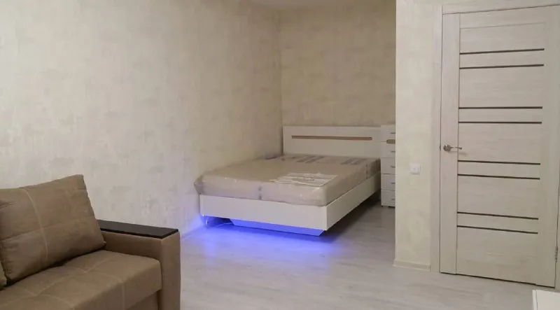 Сдам однокомнатную квартиру 🌇донецк калининский район, ул. Капитана ратникова📍 💰цена 25000 ₽, к/у отдельно. ✅квартира в идеальном состоянии, есть все необходимое для комфортного проживания. ✅есть вся мебель и быт. Техника. ✅развитая инфраструктура, все в шаговой доступности. ✅квартира сдается только для долгосрочного съема. 📲☎️+79495179577 агентство подписаться | дать объявление - фотография - 4