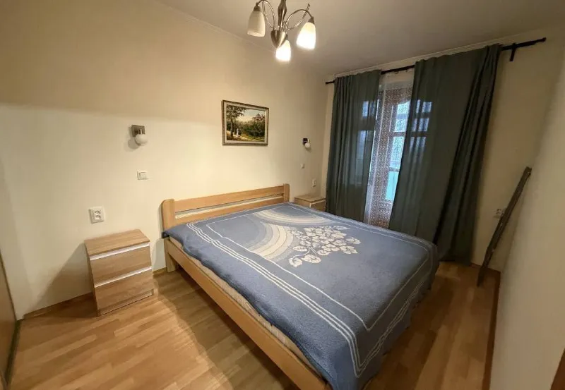 Сдаётся 2х комнатная квартира 🌇в киевском районе донецке, партизанский проспект. 📍 ✅в квартире хороший ремонт. ✅санузел смежный 💦вода по графику, есть стиральная машина! Диван раскладывается. ❗️только на долгосрочный срок. 💰цена 27.000 руб. Обращаться по номеру 📲☎️+79494858368, иван или в тг 📲☎️+79490943616 агентство недвижимости подписаться | дать объявление - фотография - 3