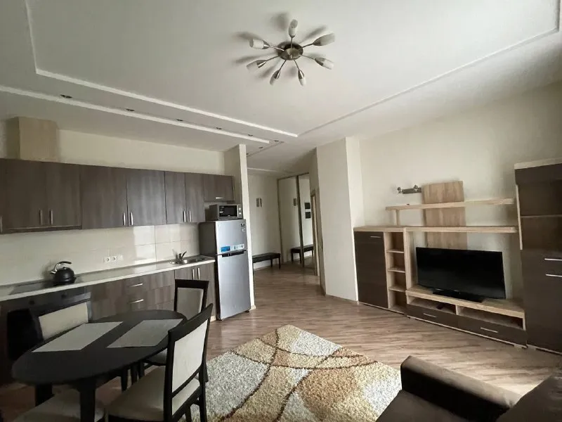 Срочно сдаётся квартира 🌇в будённовском районе, в городе донецке. Ориентир - заперевальная. 📍 ✅хороший ремонт! ✅тихие соседи  💦вода по графику ✅есть стиральная машина! ❗️только на долгосрочный срок. 💰цена 23.000 руб. Обращаться по номеру 📲☎️+79494858368 иван 📲☎️+79490943616 агентство подписаться | дать объявление - фотография - 2