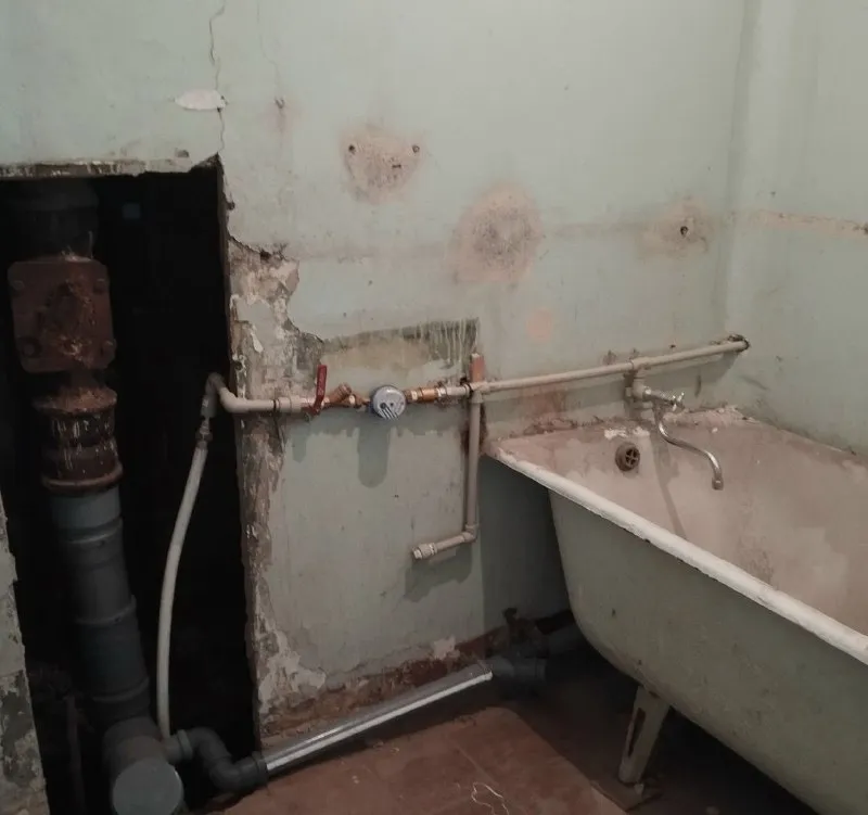 🏡продается однокомнатная квартира на 5-этаже, общей площадью 30.5 м2 🌇г. Енакиево днр, район блочок ул. Орджоникидзе • квартира под ремонт • были произведены работы: замена входной двери, замена окон, замена коммуникаций и труб, установка нового электросчетчика, нового водомера • крыша не течет • квартира расположена на южной стороне • долгов нет • по жэку оплачена на 6-месяцев вперёд 📃документы в порядке 🔥собственник 💴цена: 700.000 рублей ☎️+7(949) 702-64-40 📨подписаться - фотография - 4